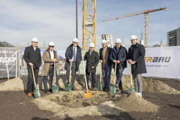 Josef Gruber (GF Unterberger Gruppe), Robert Kelca (GF ATP Architekten und Ingenieure), Florian Unterberger (GF Unterberger Immobilien), Michael Müller (Sparkasse Rosenheim – Bad Aibling), Florian Huber (Projektleitung Unterberger Immobilien), Sebastian Herbig (Vertriebskoordinator Unterberger Immobilien), Christian Märken (SM-P München)