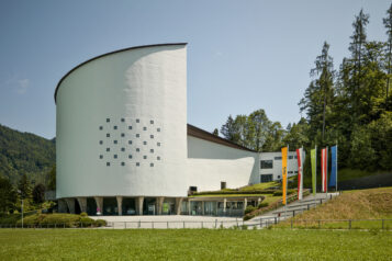 Das Erler Passionsspielhaus steht unter Denkmalschutz.