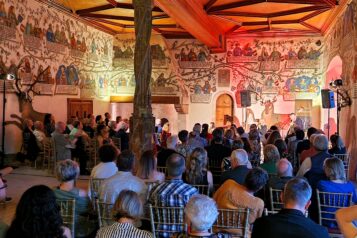 Ausverkaufter Habsburgersaal in Schloss Tratzberg