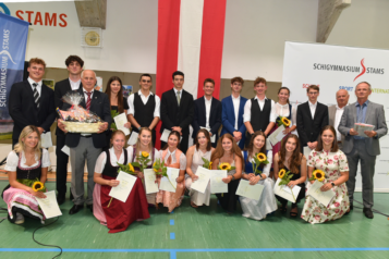 Beim jährlichen Schulabschlussfest werden herausragende Leistungen der Schülerinnen und Schüler geehrt.