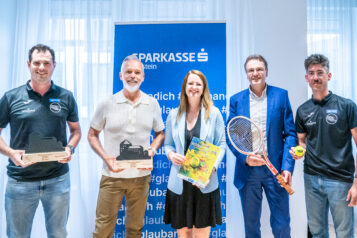 Von links nach rechts: Lukas Müller (OK-Team), Georg Hörhager (Obmann TVB Kufsteinerland), Isabella Gandler und Werner Hauser (beide Sparkasse Kufstein) und Thomas Hechensteiner (OK-Team). 