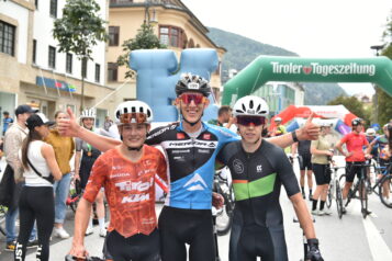 Sieger des Kufsteinerland Radmarathons (v.l.n.r.): Pascal Wiederhold (3. Platz), Max Kirschner (1. Platz) und Jonas Holzknecht (2. Platz).