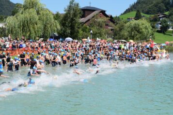 Rund um den türkisgrünen Thiersee versammelten sich über 600 Athlet:innen.