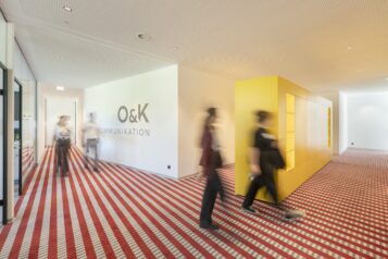 Am neuen Standort der O&K Kommunikation trifft modernes Design auf eine inspirierende Arbeitsatmosphäre.