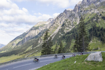 Von steilen Anstiegen bis zu spektakulären Ausblicken: Die Strecke des ARLBERG Giro fordert und begeistert gleichermaßen.